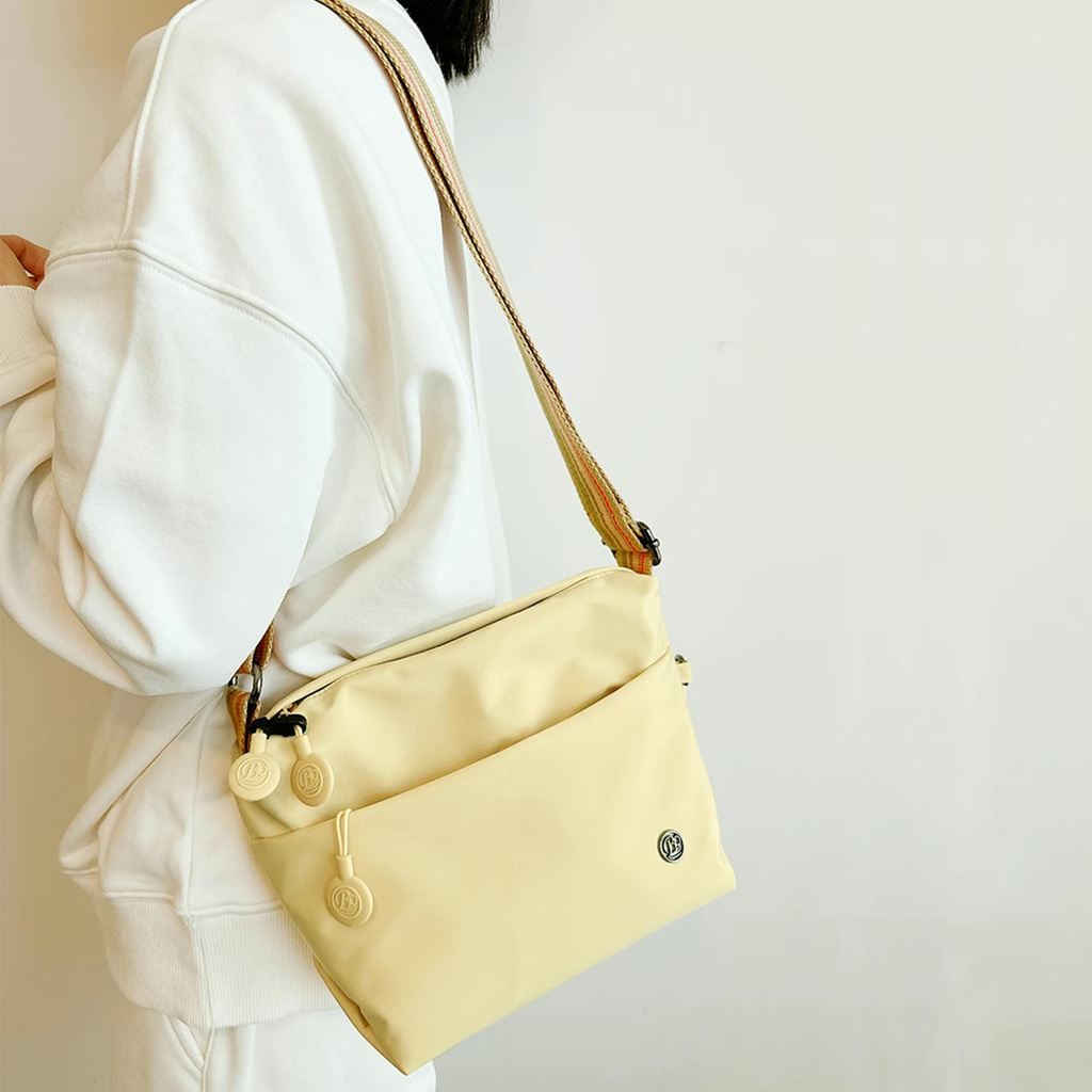 Ultra-light Nylon Crossbody Ba - Women Bags Guess incelemesi ve fiyatı